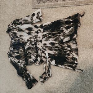 Quarter sleeve tie waist romper